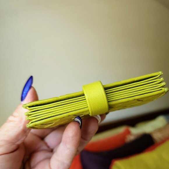 Bottega Veneta Kiwi Intrecciato Concertina Card Holder - Picture 3 of 9